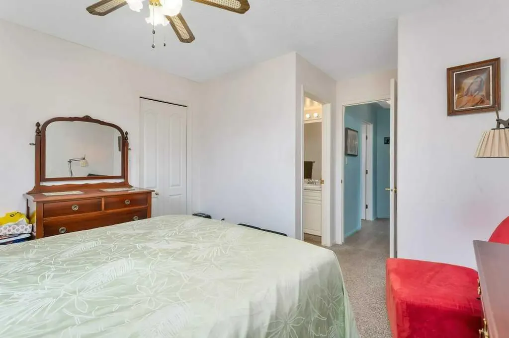 5435 Lakeshore Drive Sylvan Lake AB T4S1E8
