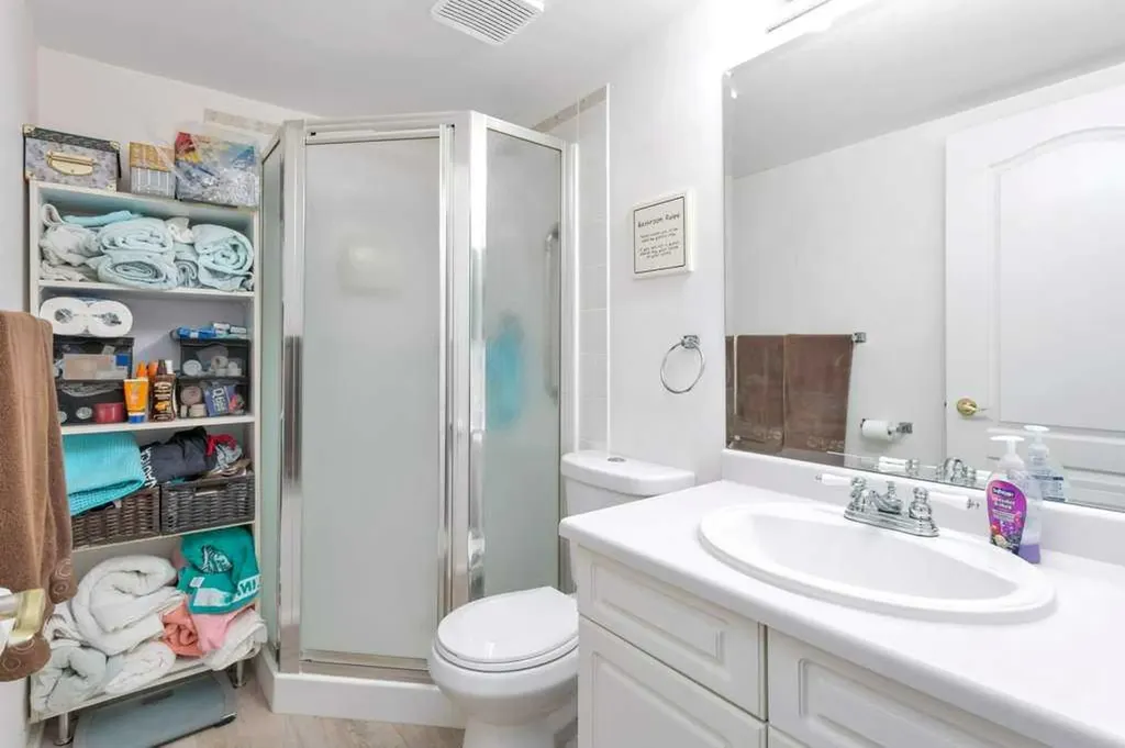 5435 Lakeshore Drive Sylvan Lake AB T4S1E8