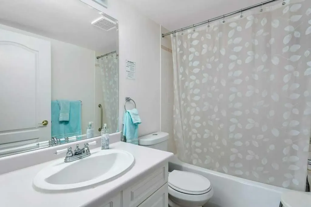 5435 Lakeshore Drive Sylvan Lake AB T4S1E8