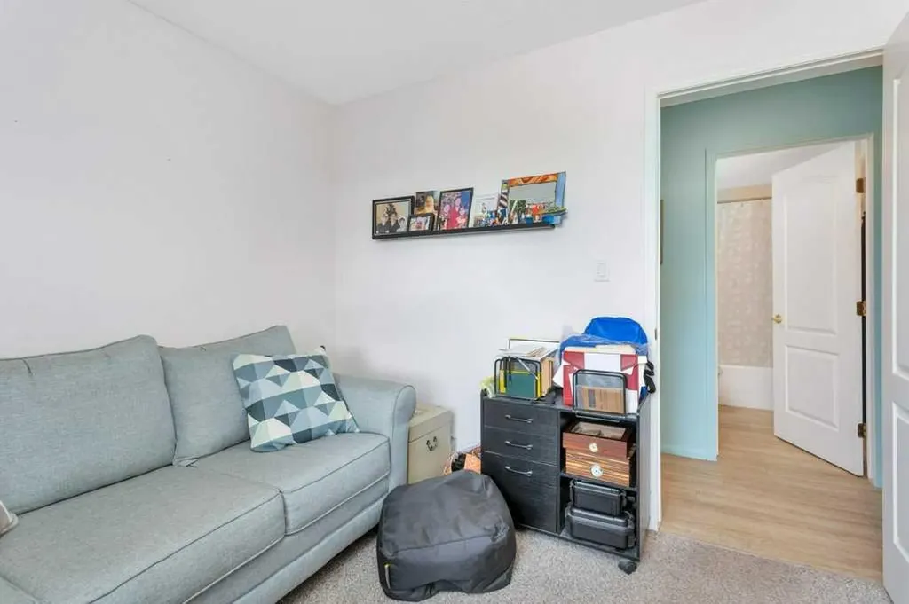 5435 Lakeshore Drive Sylvan Lake AB T4S1E8
