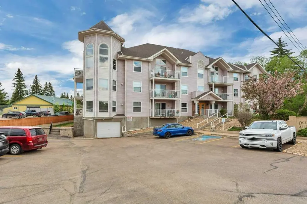 5435 Lakeshore Drive Sylvan Lake AB T4S1E8