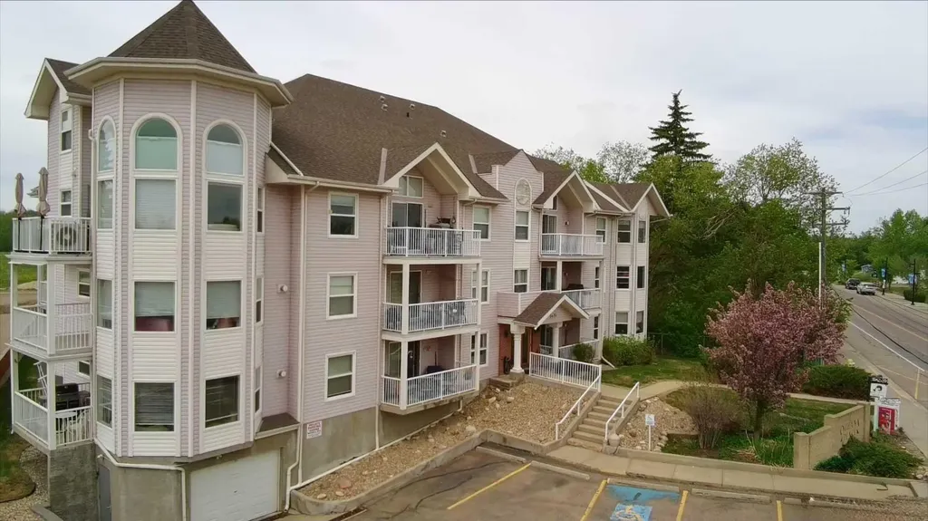 5435 Lakeshore Drive Sylvan Lake AB T4S1E8
