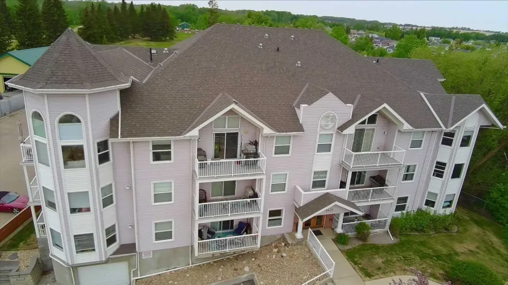 5435 Lakeshore Drive Sylvan Lake AB T4S1E8