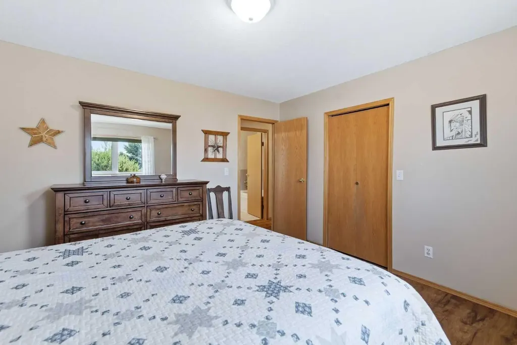 4318 60 Avenue Innisfail AB T4G 1L2