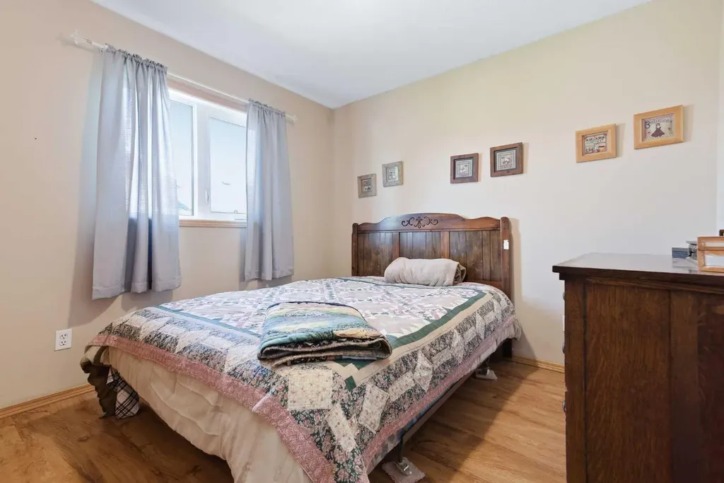 4318 60 Avenue Innisfail AB T4G 1L2