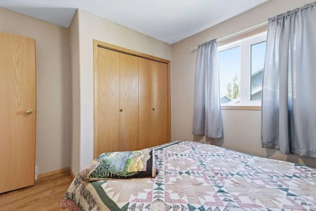 4318 60 Avenue Innisfail AB T4G 1L2