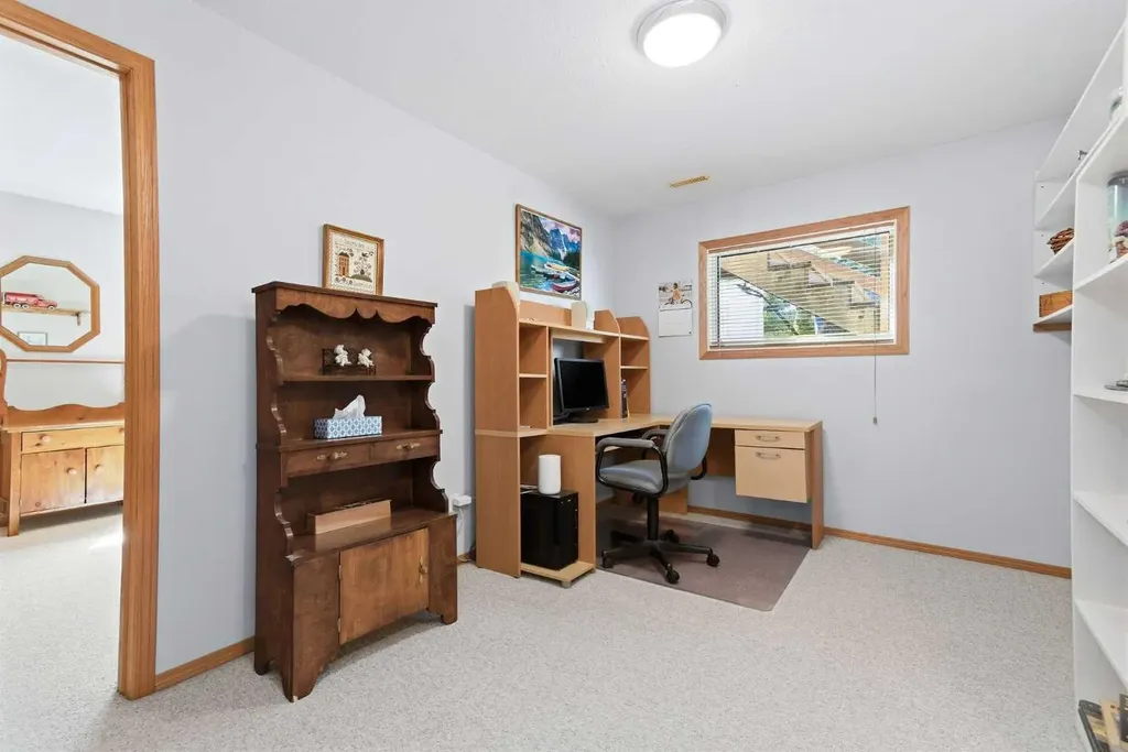 4318 60 Avenue Innisfail AB T4G 1L2