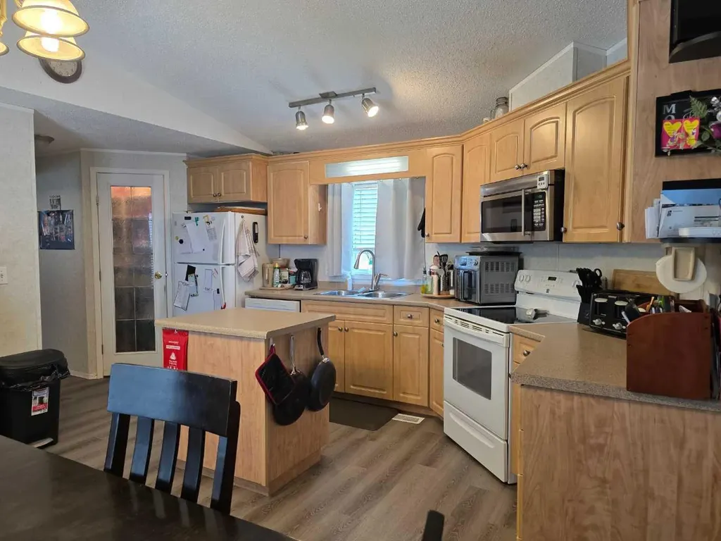 5012 53 Avenue Breton AB T0C 0P0
