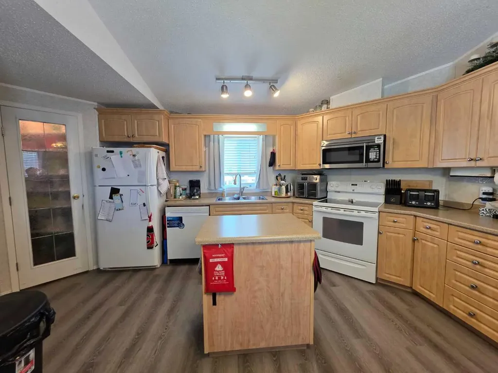 5012 53 Avenue Breton AB T0C 0P0