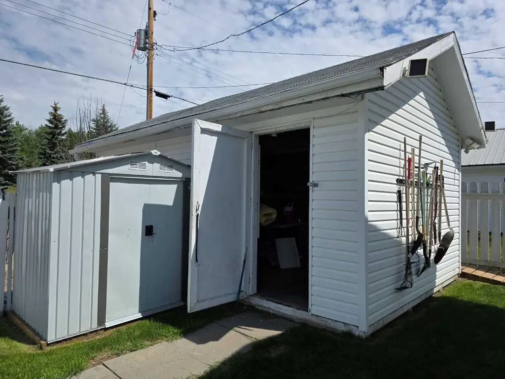 5012 53 Avenue Breton AB T0C 0P0