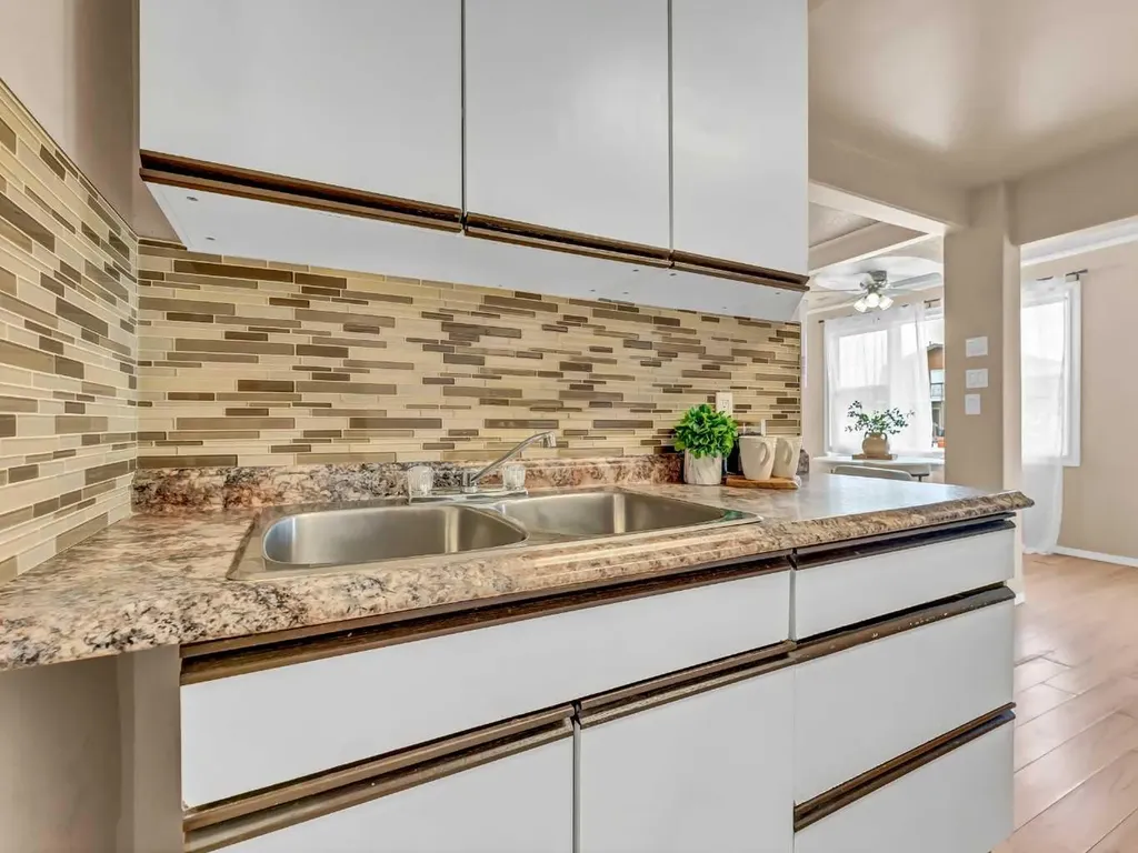 309 1 Street NW Redcliff AB T0J 2P2