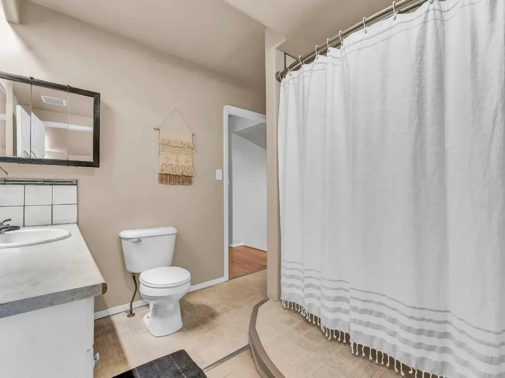 309 1 Street NW Redcliff AB T0J 2P2