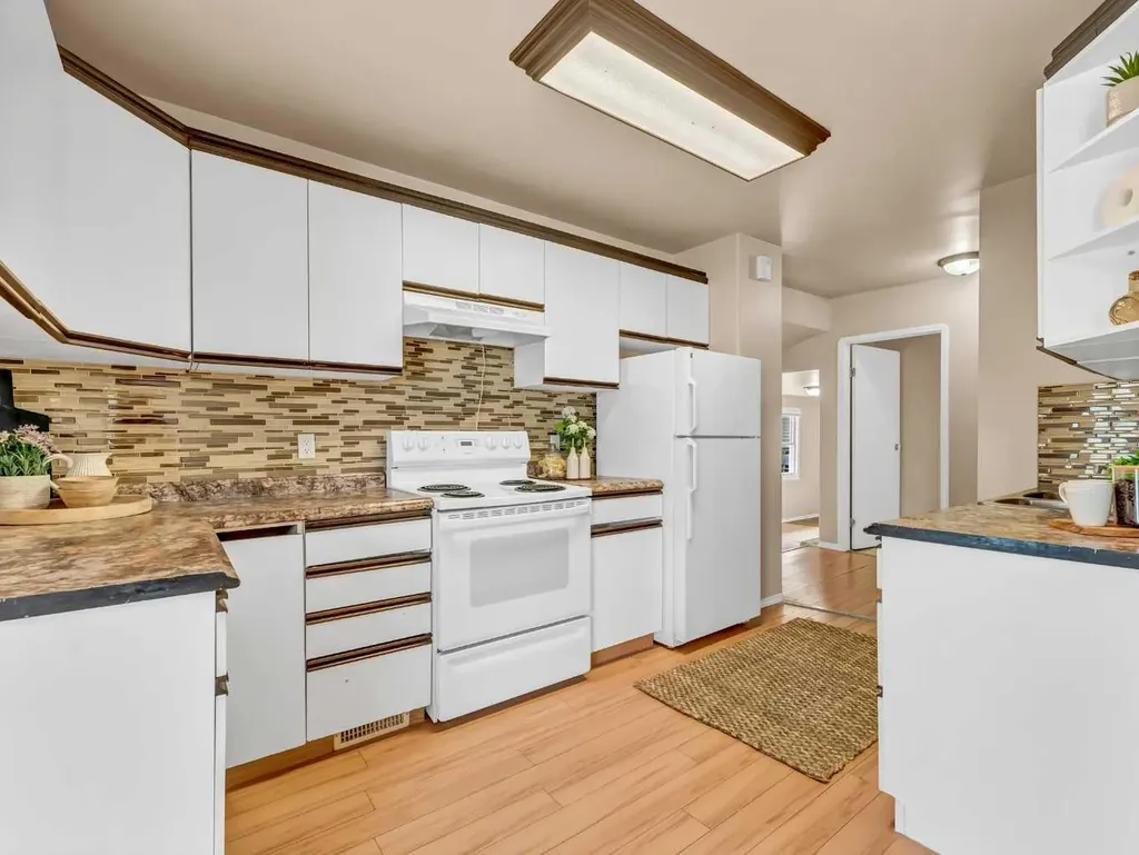 309 1 Street NW Redcliff AB T0J 2P2
