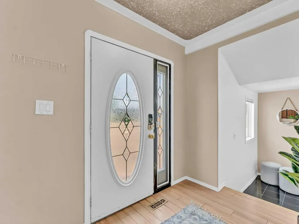 309 1 Street NW Redcliff AB T0J 2P2