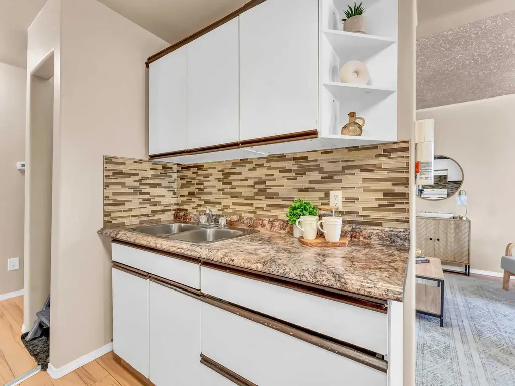 309 1 Street NW Redcliff AB T0J 2P2