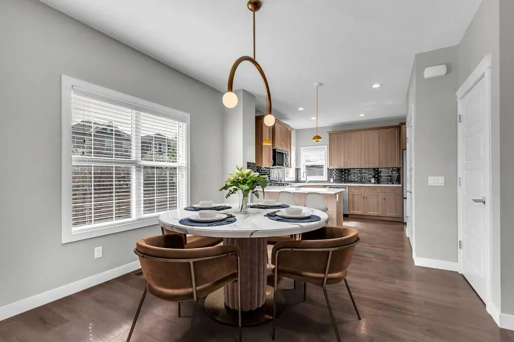 103 Ravensmoor Manor SE Airdrie AB T4A 0V8