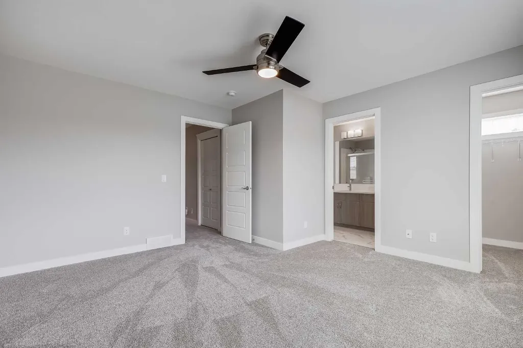 103 Ravensmoor Manor SE Airdrie AB T4A 0V8