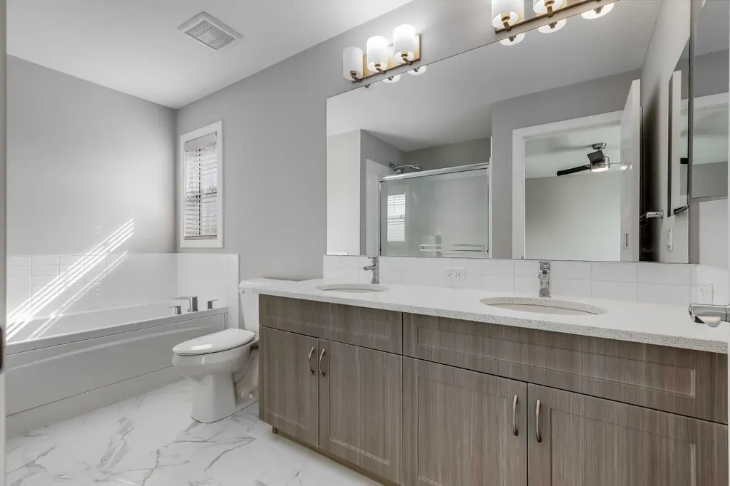 103 Ravensmoor Manor SE Airdrie AB T4A 0V8