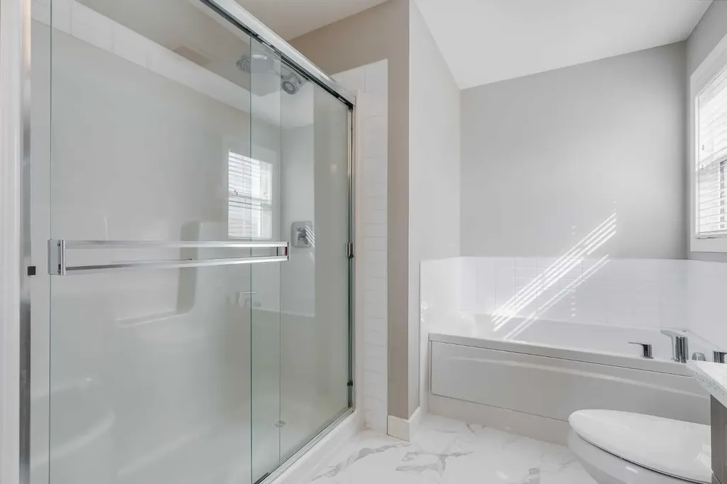 103 Ravensmoor Manor SE Airdrie AB T4A 0V8