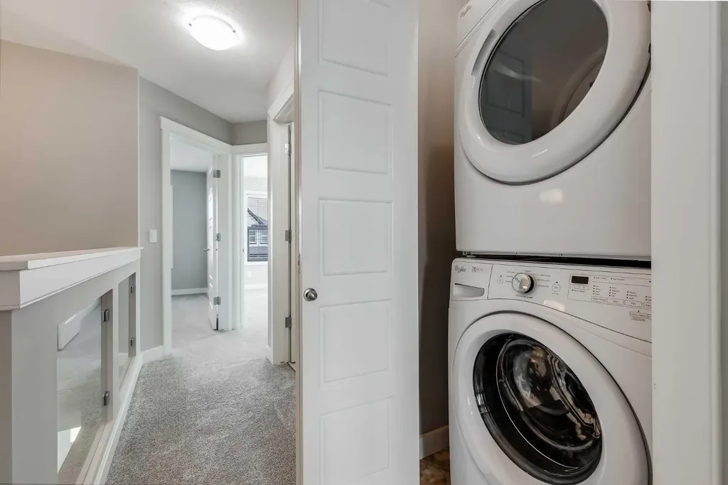 103 Ravensmoor Manor SE Airdrie AB T4A 0V8