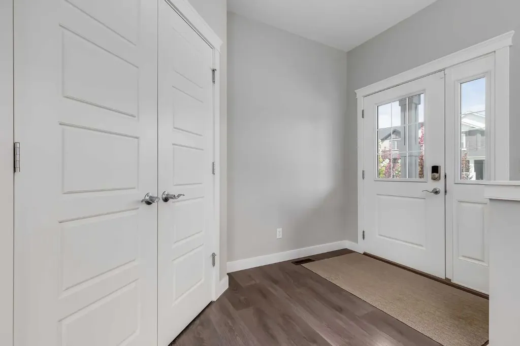 103 Ravensmoor Manor SE Airdrie AB T4A 0V8