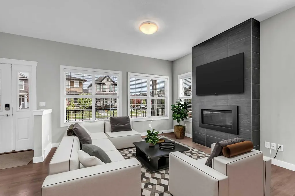 103 Ravensmoor Manor SE Airdrie AB T4A 0V8