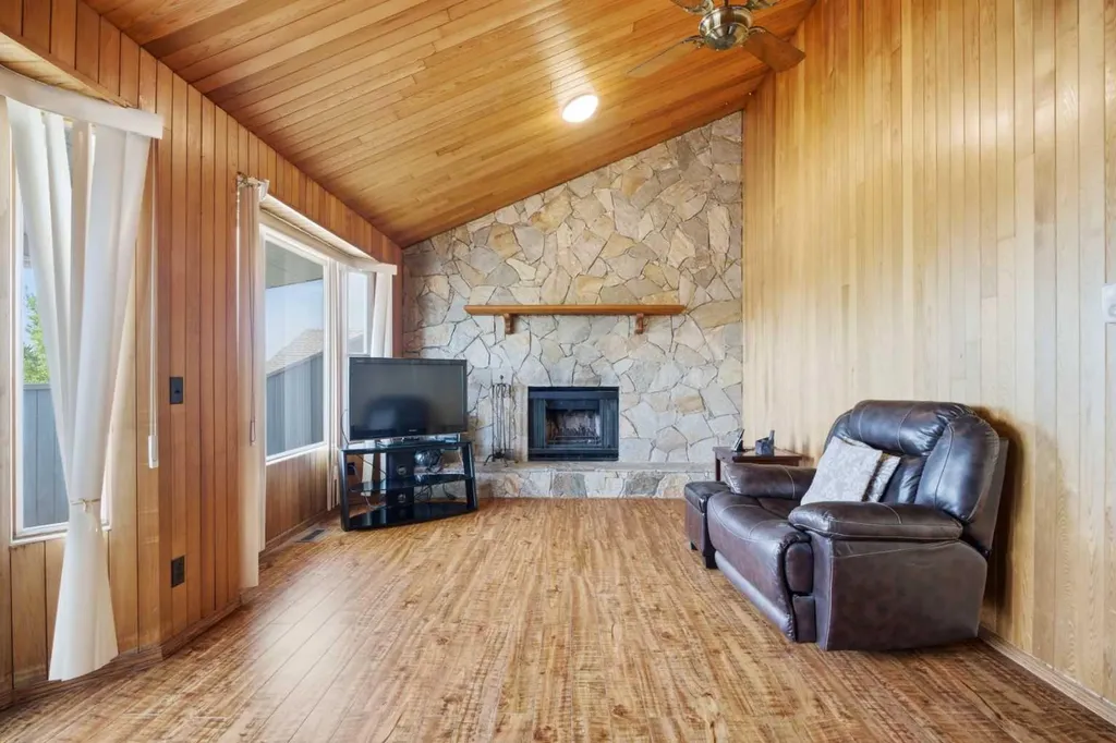 56 Whitworth Place NE Calgary AB T1Y 6C3
