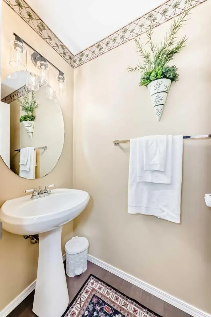 42 Chapalina Park Crescent SE Calgary AB T2X 3S2