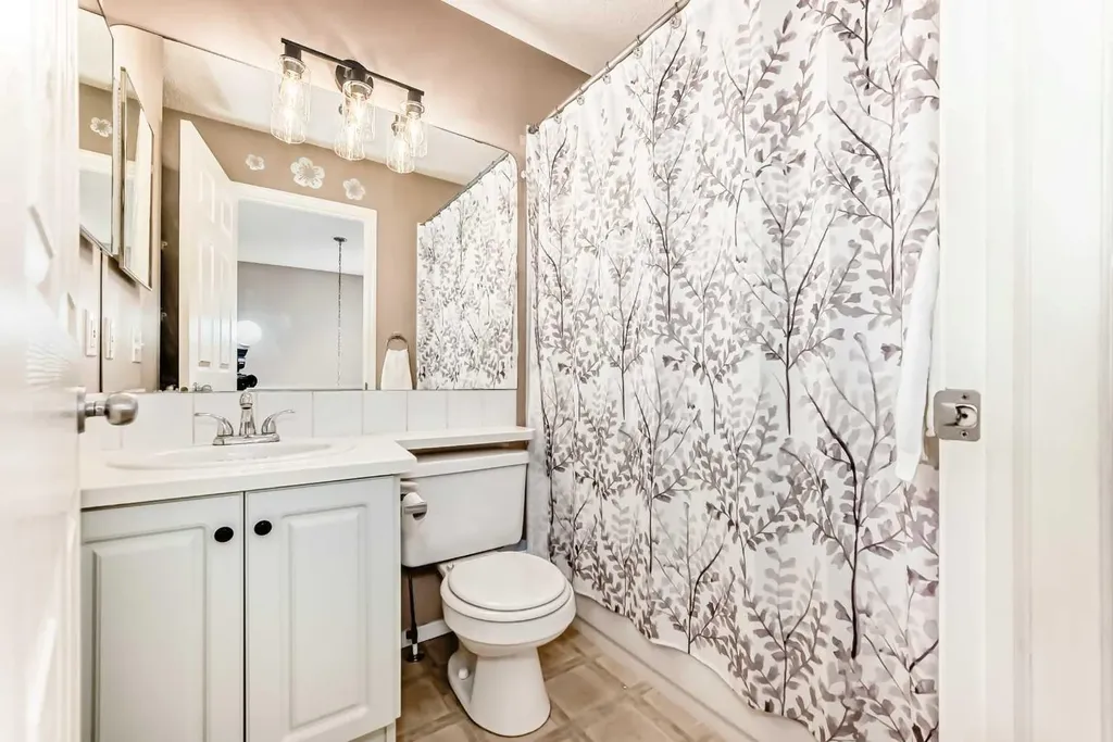 42 Chapalina Park Crescent SE Calgary AB T2X 3S2