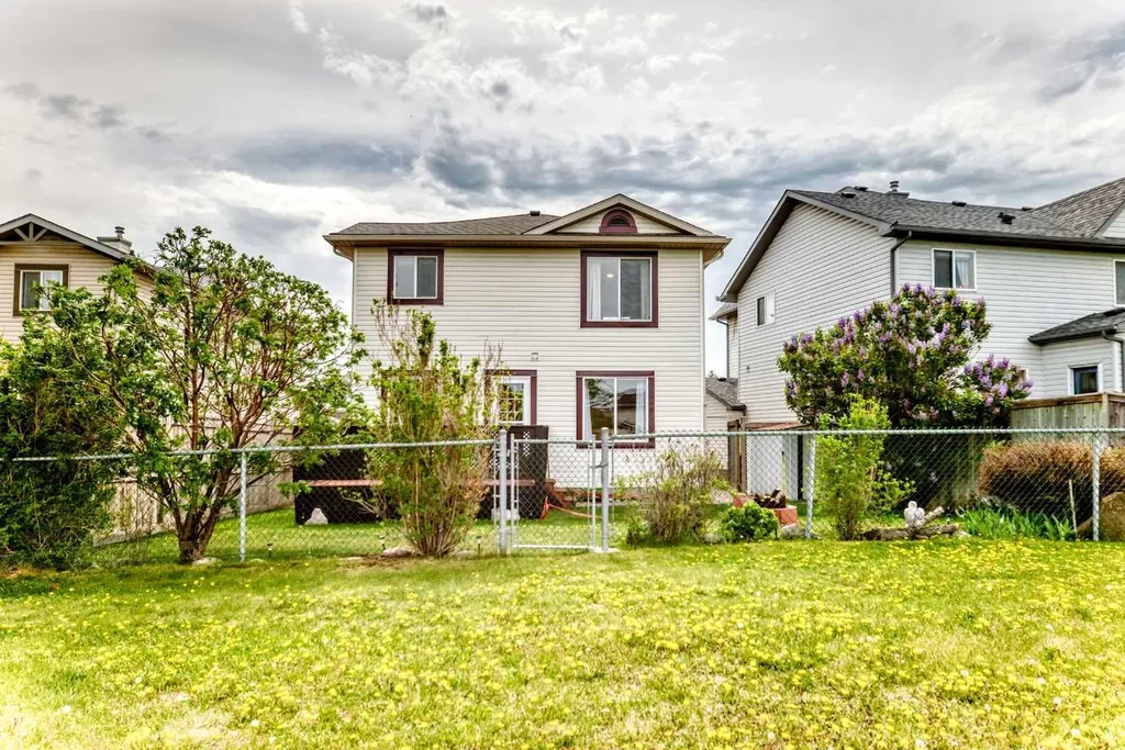 42 Chapalina Park Crescent SE Calgary AB T2X 3S2