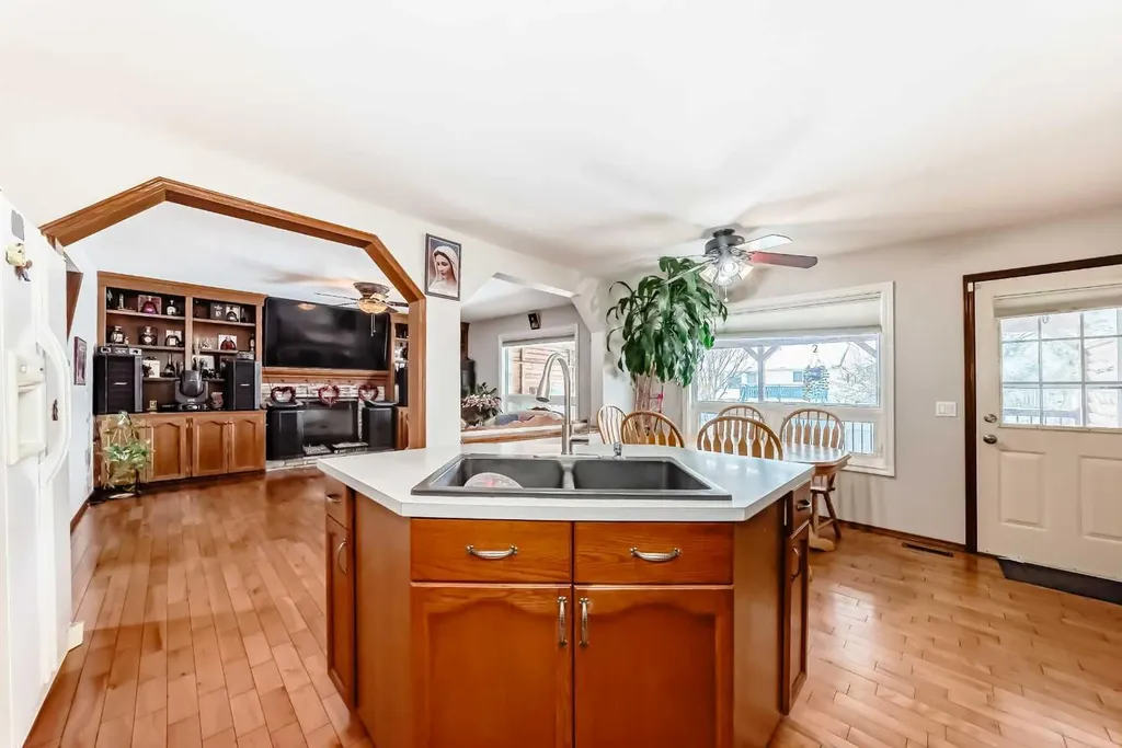 49 Applewood Court SE Calgary AB T2A 7P7