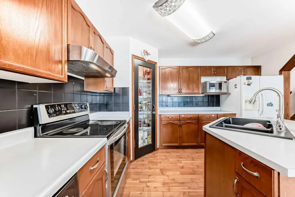 49 Applewood Court SE Calgary AB T2A 7P7
