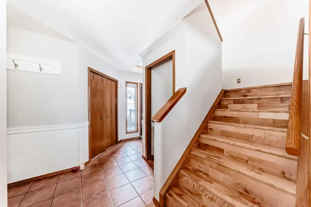 49 Applewood Court SE Calgary AB T2A 7P7