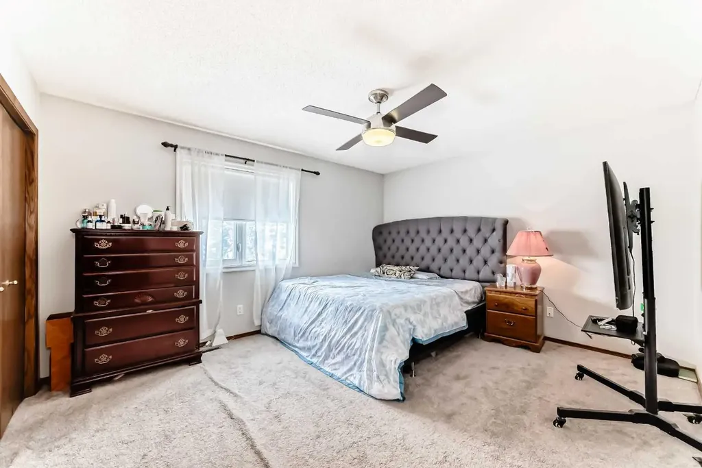 49 Applewood Court SE Calgary AB T2A 7P7