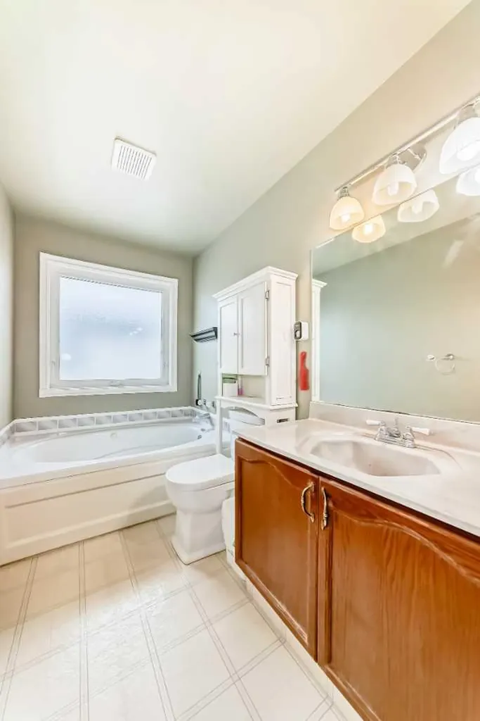 49 Applewood Court SE Calgary AB T2A 7P7
