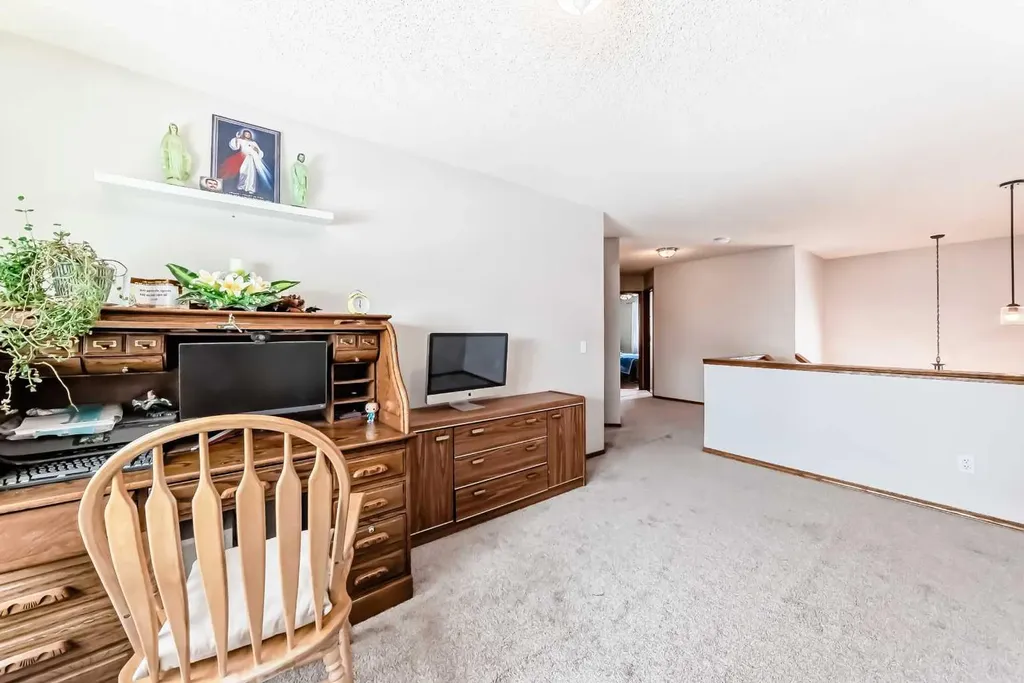 49 Applewood Court SE Calgary AB T2A 7P7