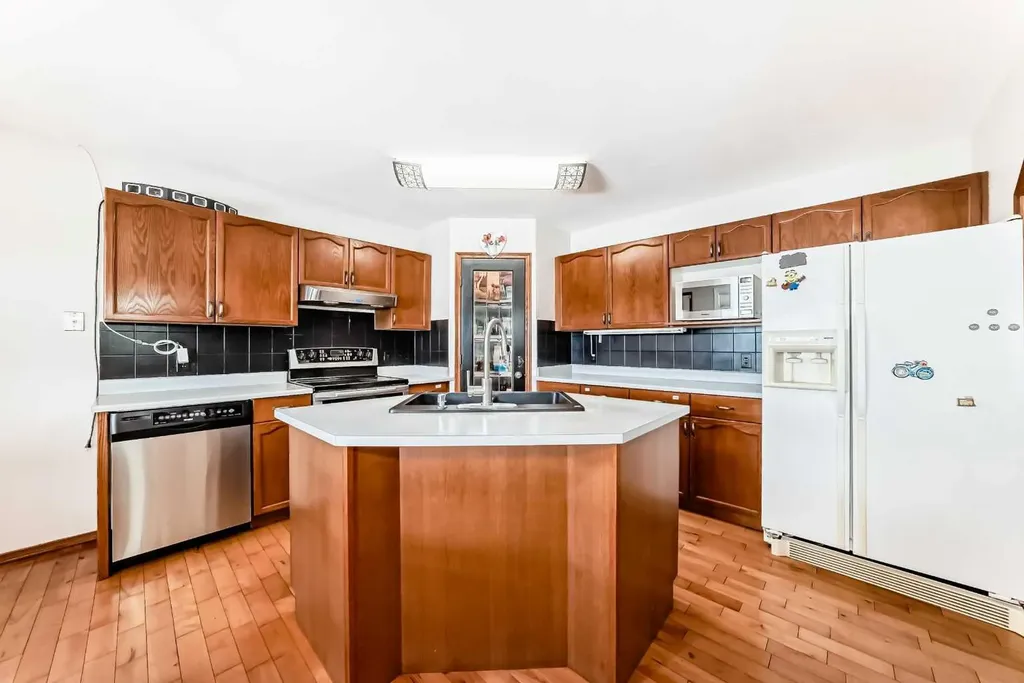 49 Applewood Court SE Calgary AB T2A 7P7
