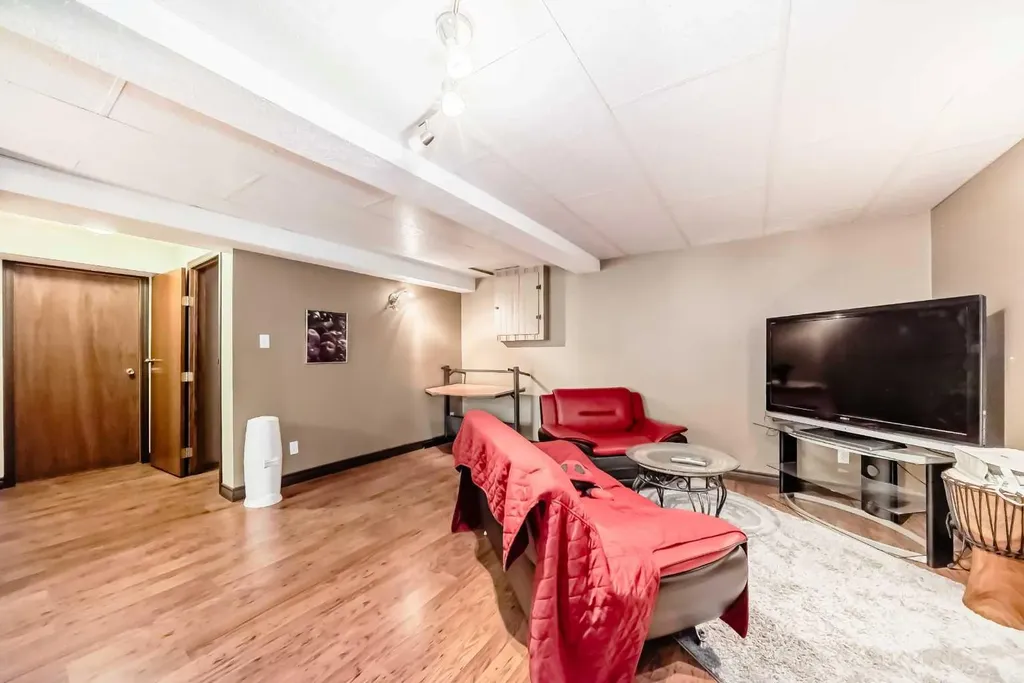 49 Applewood Court SE Calgary AB T2A 7P7