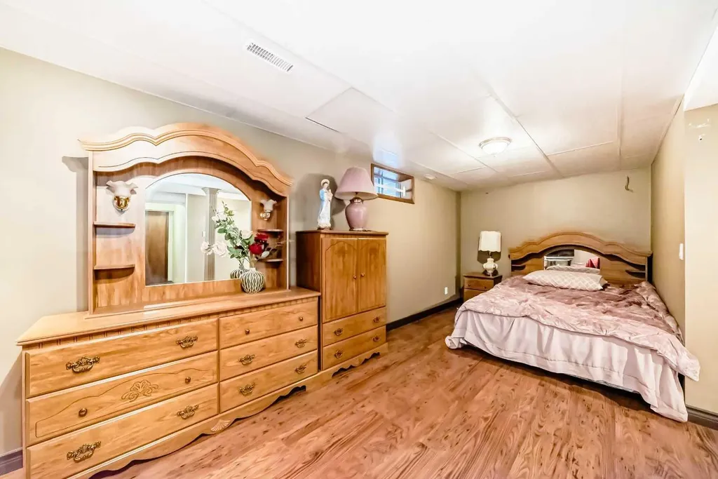 49 Applewood Court SE Calgary AB T2A 7P7