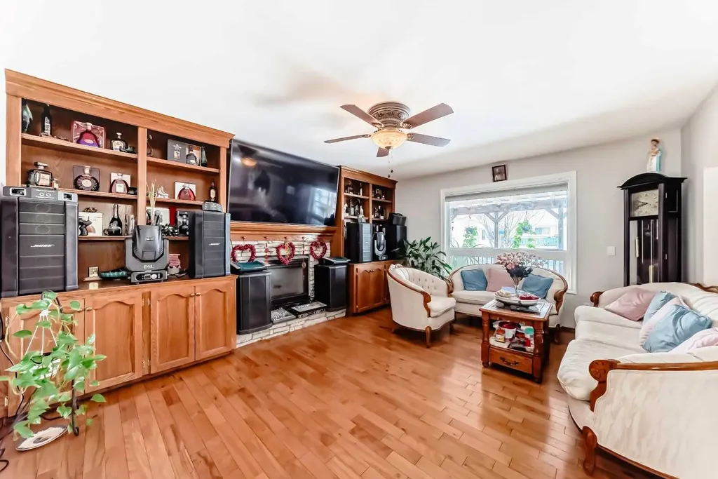 49 Applewood Court SE Calgary AB T2A 7P7