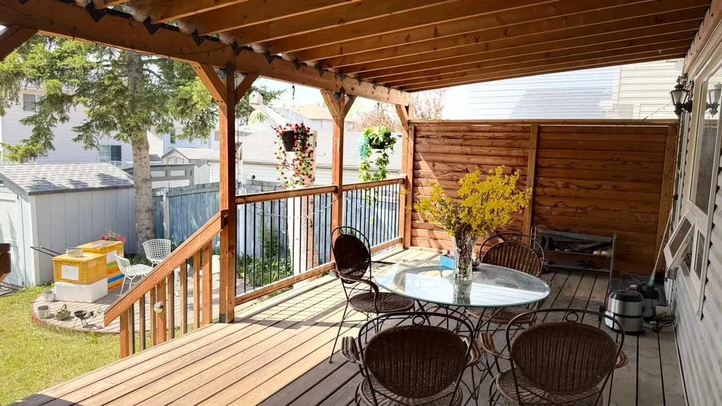 49 Applewood Court SE Calgary AB T2A 7P7