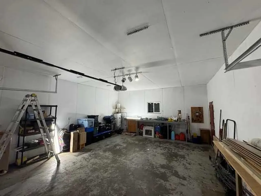 208 1 Street W Lashburn SK S0M 1M0