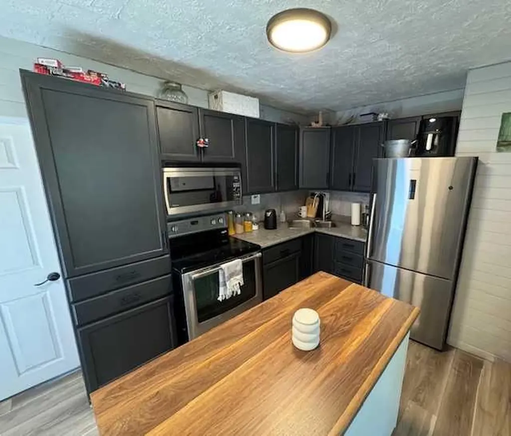 208 1 Street W Lashburn SK S0M 1M0