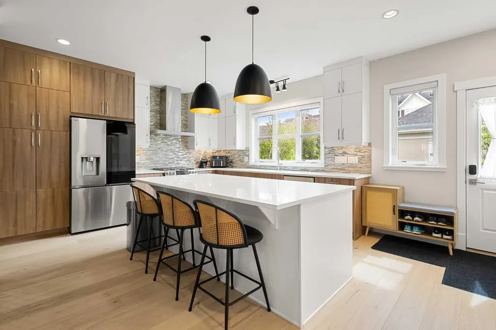 3804 Sarcee Road SW Calgary AB T3E 7W9