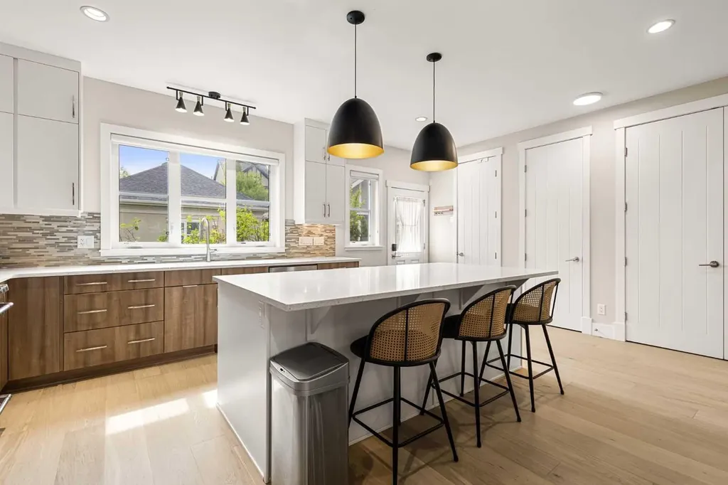 3804 Sarcee Road SW Calgary AB T3E 7W9