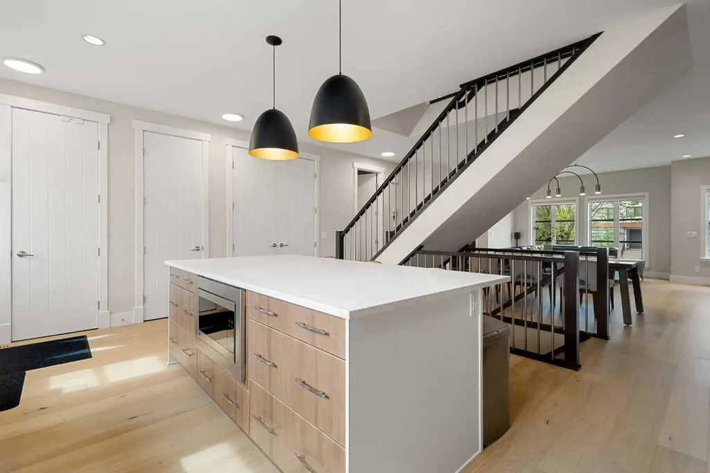 3804 Sarcee Road SW Calgary AB T3E 7W9