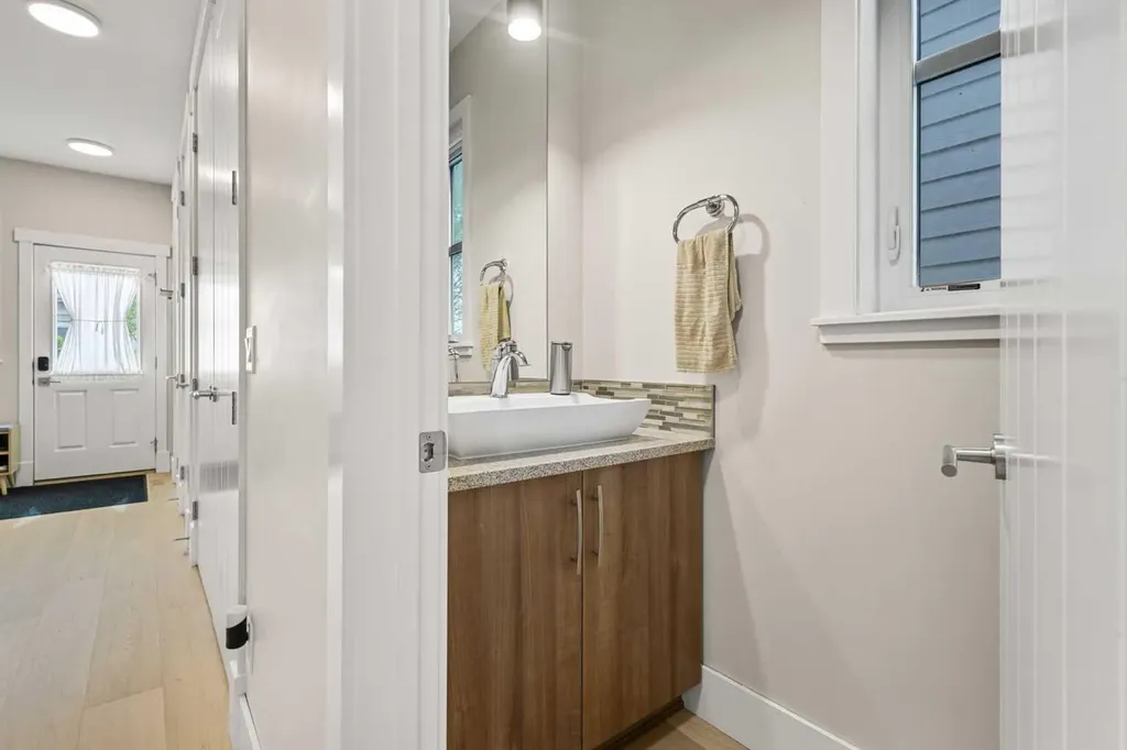 3804 Sarcee Road SW Calgary AB T3E 7W9