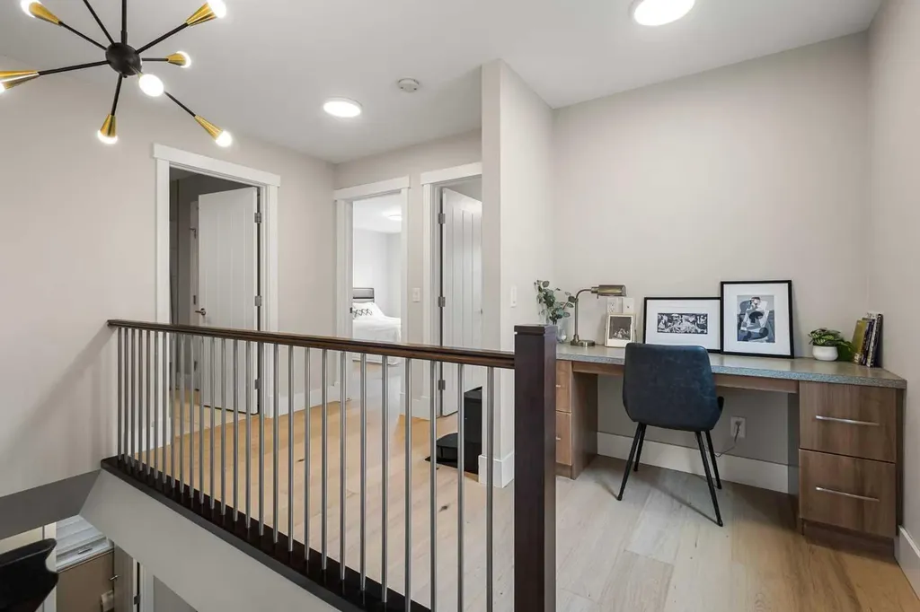 3804 Sarcee Road SW Calgary AB T3E 7W9