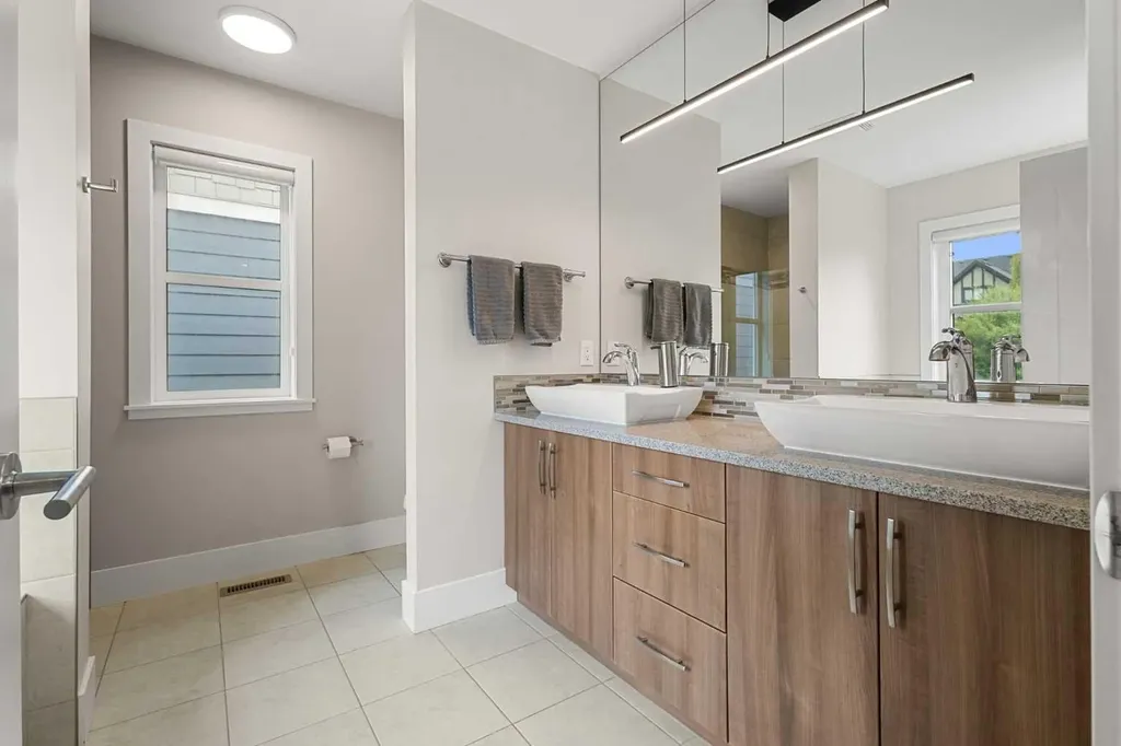 3804 Sarcee Road SW Calgary AB T3E 7W9