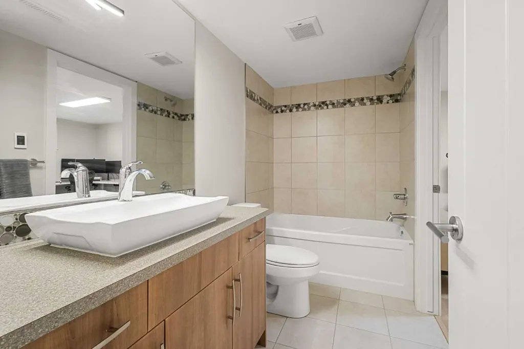 3804 Sarcee Road SW Calgary AB T3E 7W9